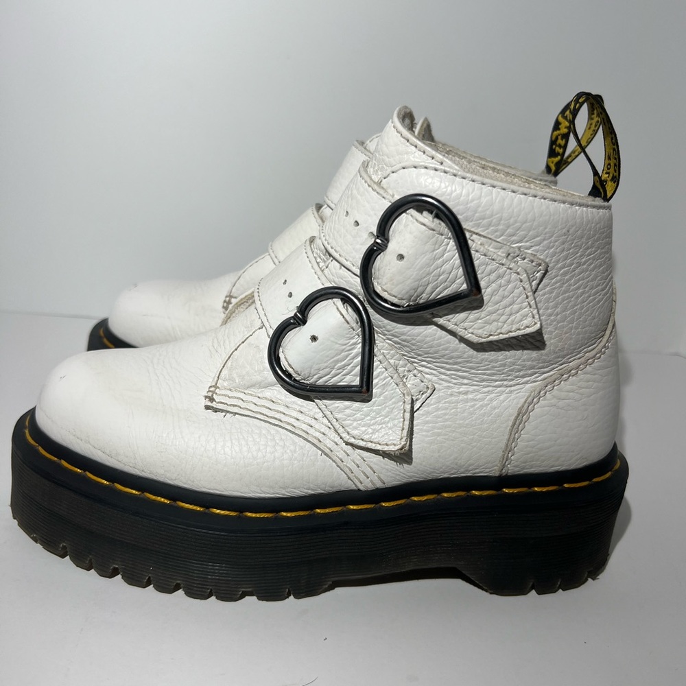 Doc martens, Devon hart, leather platform boots, women’s size 6